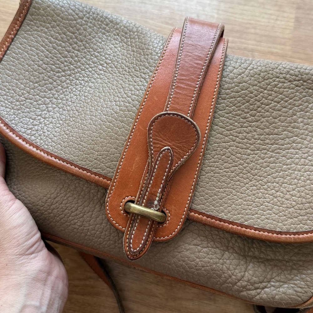 Dooney & Burke Vintage Taupe Pebbled Leather Crossbody Bag w/ Matching Wallet - Picture 7 of 10